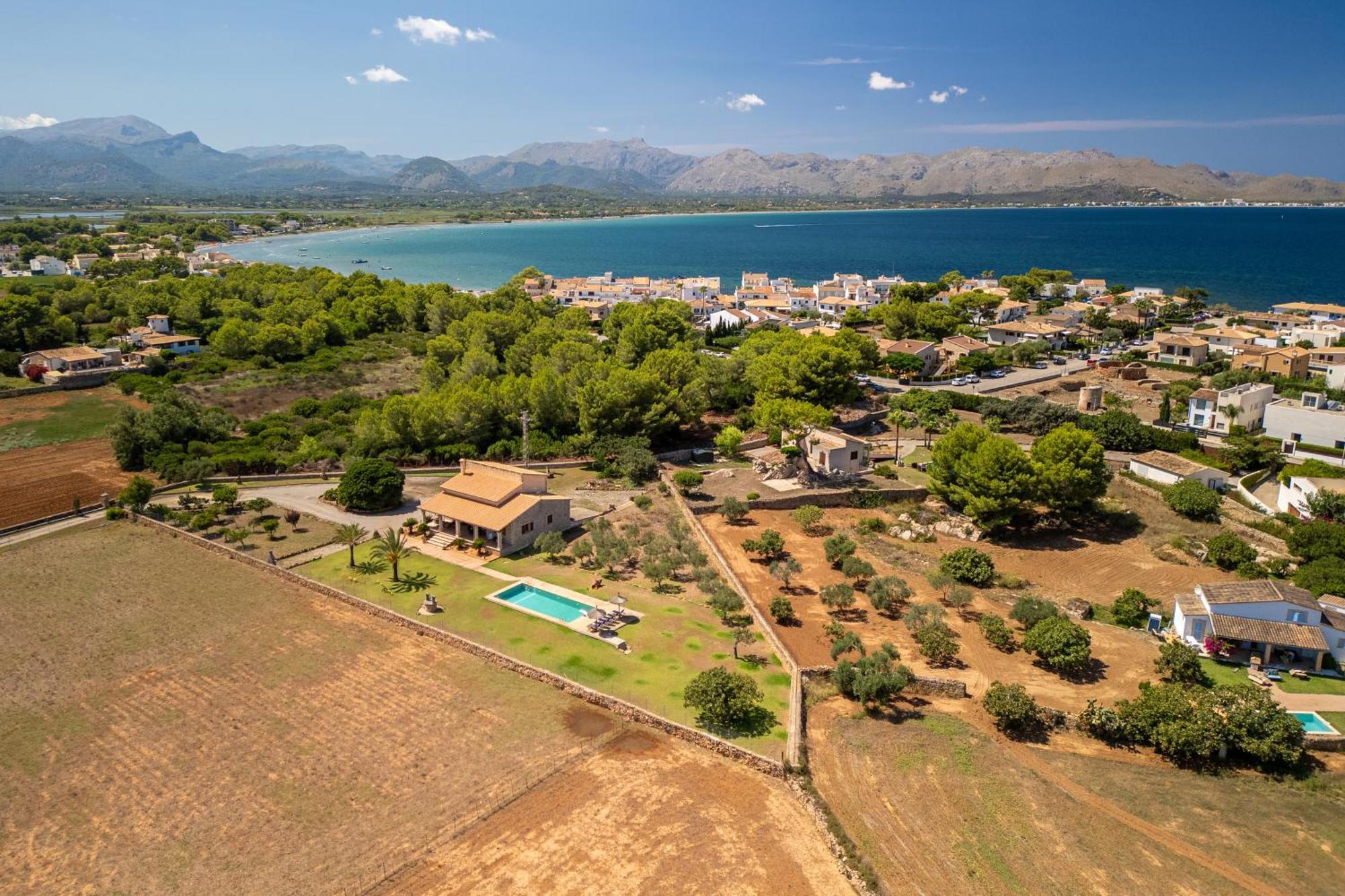Mosca, Garden And Swimming Pool Close To Alcúdia